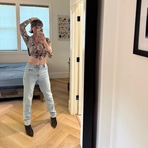 AE Strigid Mom Jean ~ Size 4